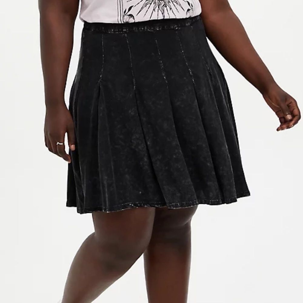 TORRID BLACK WASH CHALLIS SKATER SKIRT